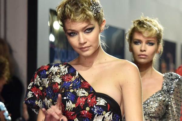 Zoolander stages a surprise fashion show