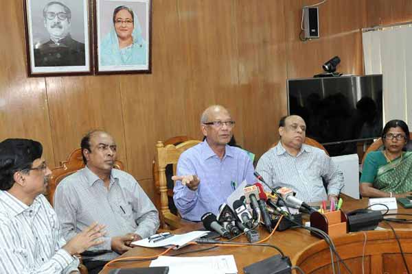 Show-cause issued to 1,209 schools over SSC extra fee