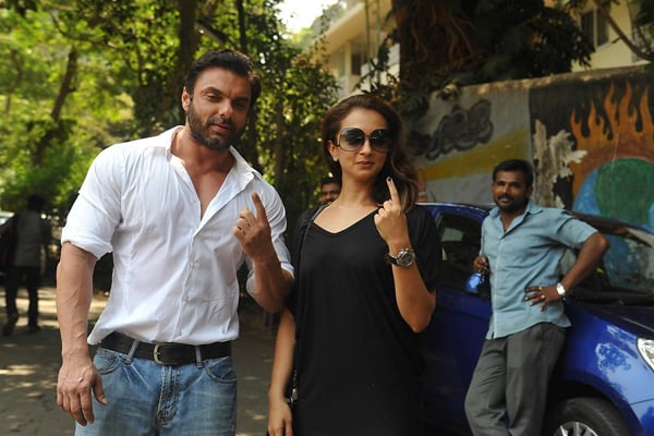 Sohail Khan's wife Seema leaves their house?