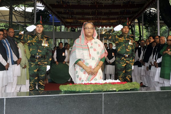 PM pays homage to Bangabandhu