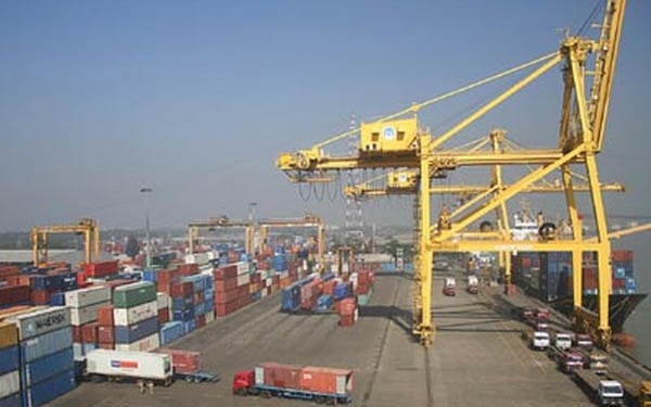 Cigarettes worth Tk 7cr seized at Ctg port