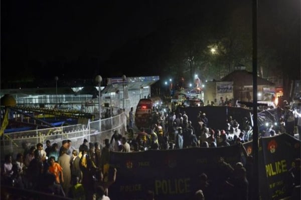 Pakistan suicide attack leaves 56 dead