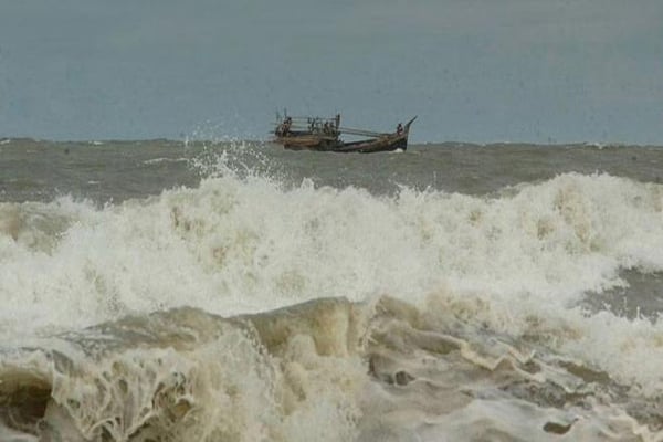 River ports in 9 dists asked to hoist signal no. 2