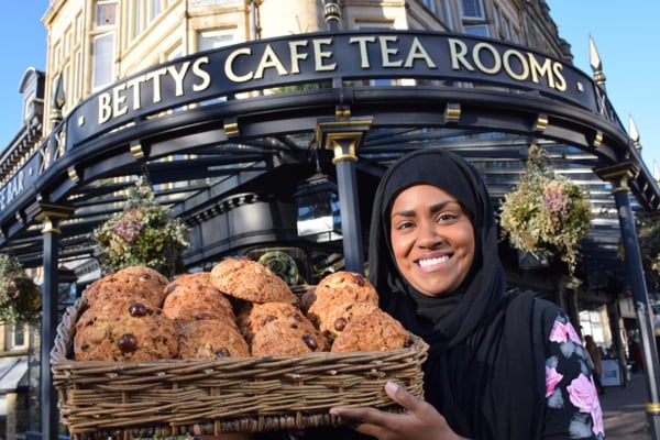 Bake Off winner Nadiya to make Queen's birthday cake