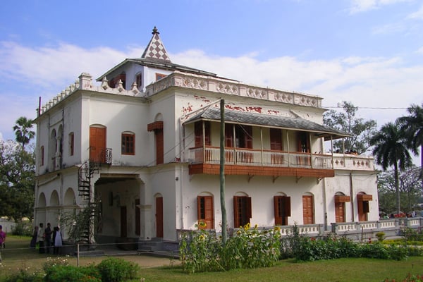 2 swords stolen from Rabindranath’s Kuthibari