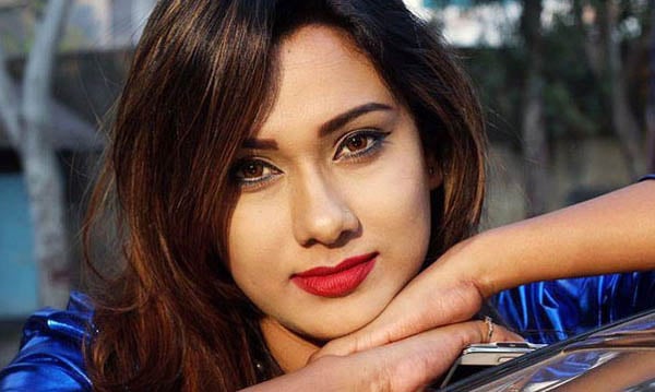 Actress Bobby injured in explosion during shooting
