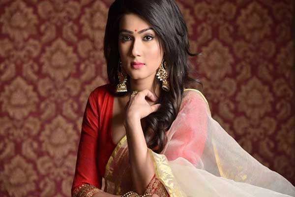 Actress Mahi ties the knot