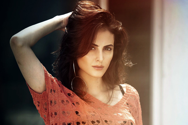 Madhuri Dixit is my idol: Mandana Karimi