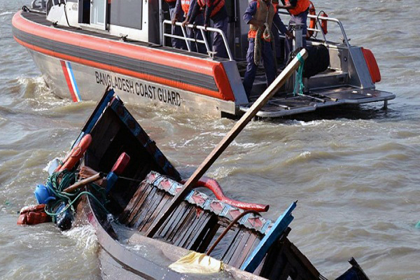 Padma trawler capsize: Body of 1 recovered