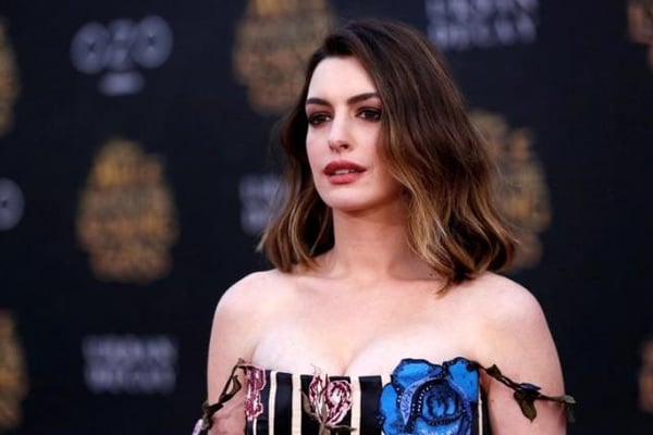 Hathaway to promote women's rights
