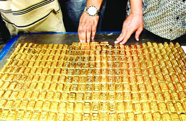 2 held with Tk 7.16 cr gold at Shahjalal Airport