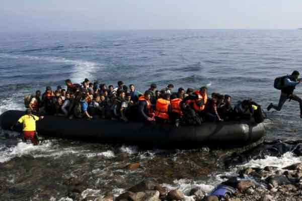 Boat capsizes off Greece: Hundreds missing