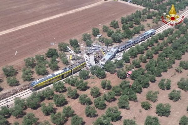 20 killed in Italy train crash