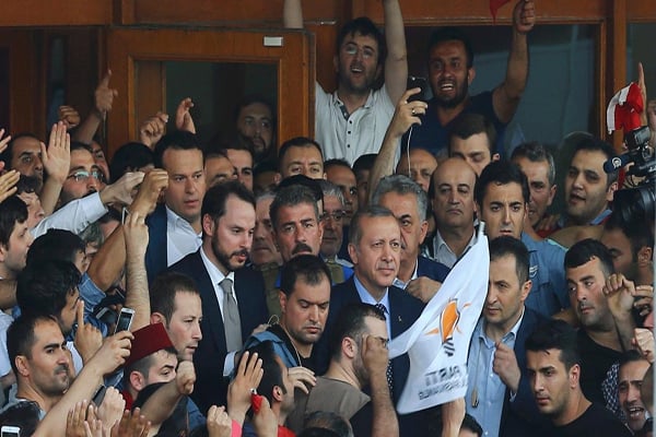 Mass arrests after failed Turkey coup