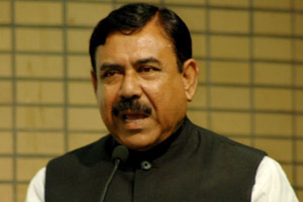 Minister asks DCs to go tough on sand lifting from rivers