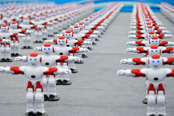 Robot dance in east China sets world record