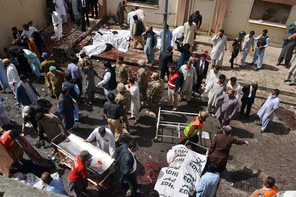 Suicide bomber kills 70 at Pakistan hospital