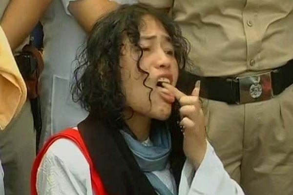 Activist Sharmila ends fast, wants to be Manipur CM