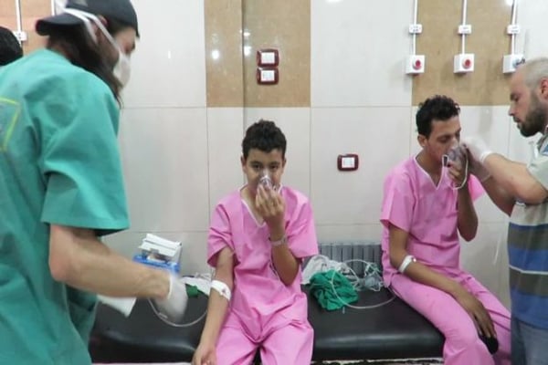 Syrian forces 'drop chlorine' on Aleppo
