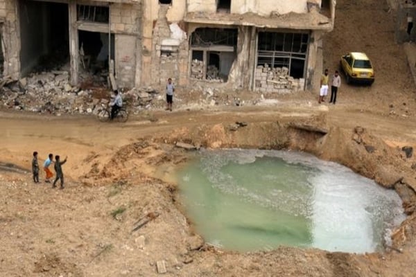 Bombing leaves Aleppo 'without water'