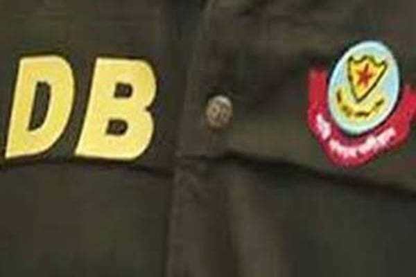 4 fake DB men held in city