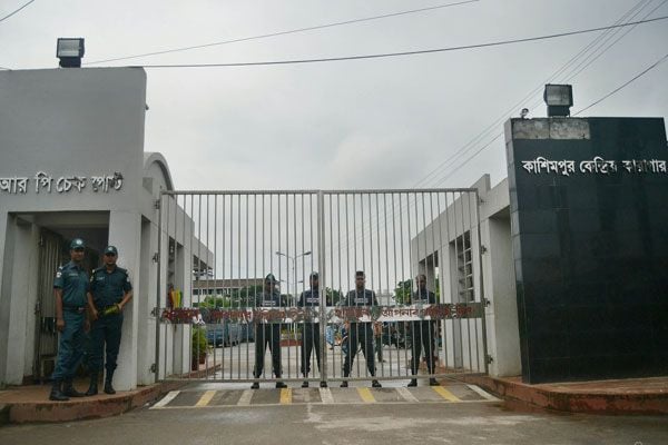 IG Prisons enters into jail