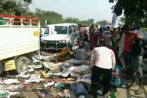19 killed, 50 injured in India stampede