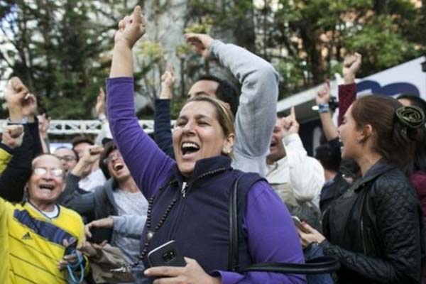 Colombian voters reject Farc peace deal