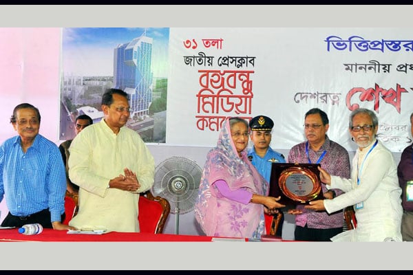 Mass media enjoying full freedom: PM