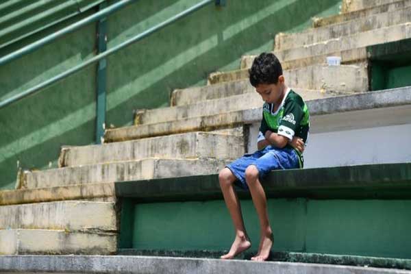 Football world rallies around crash club