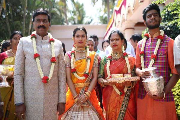 Lavish wedding angers cash-strapped Indians