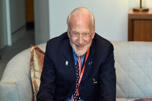 Ailing Buzz Aldrin evacuated from South Pole