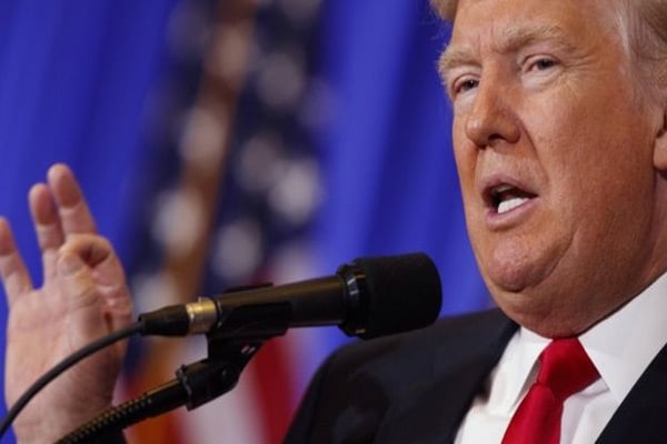 Trump condemns spy agency 'leak' of 'fake news'
