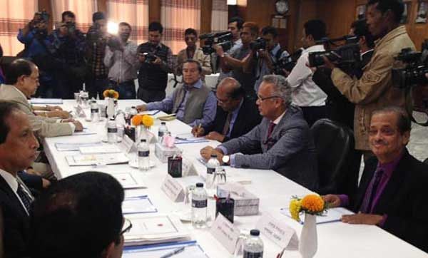 Search body meets 4 eminent citizens