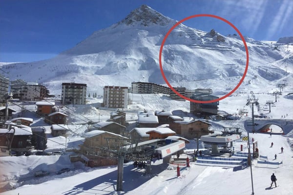 4 dead after avalanche hits ski resort in French alps