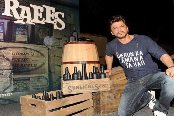 SRK’s Raees banned in Pakistan