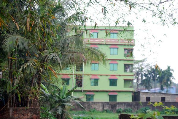 76 evacuated from 'Atia Mahal'