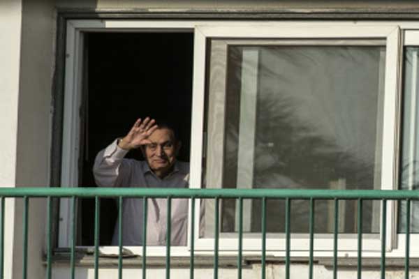 Ousted Egypt president Mubarak freed from detention