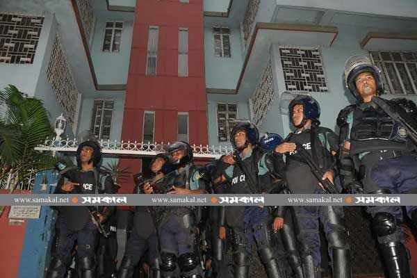 Bangladesh warns India of terrorist infiltration: TOI