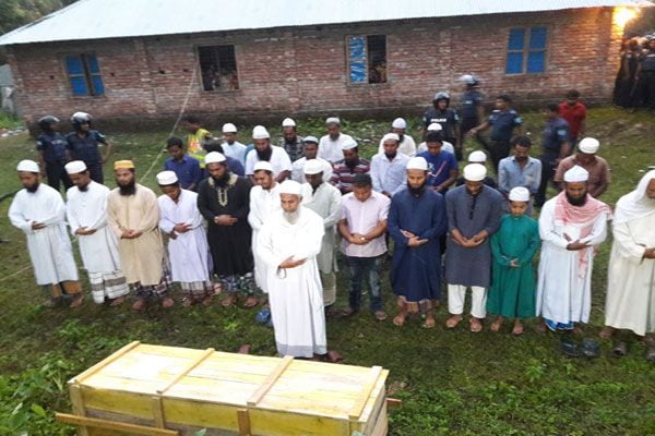 Executed Mufti Hannan, 2 aides buried