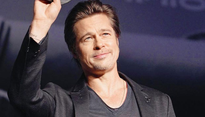Brad Pitt apologises to Jennifer Aniston