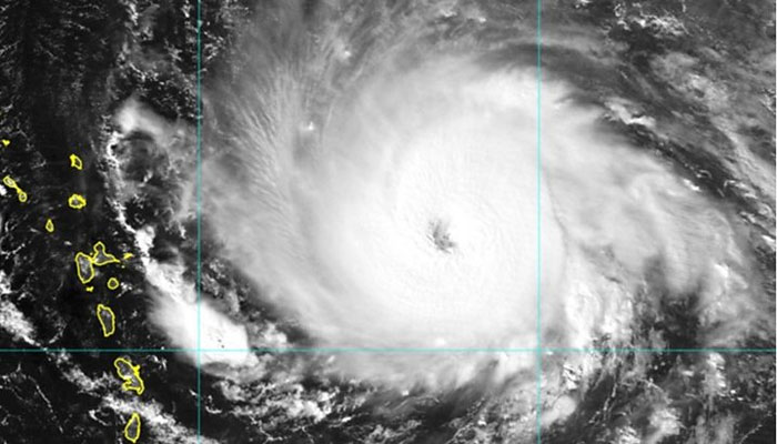Islanders seek shelter from Hurricane Irma
