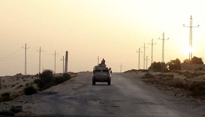 30 Egyptian police officers killed in desert shootout 
