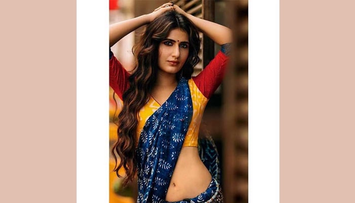 Fatima Sana trolled for 'scar' below belly button