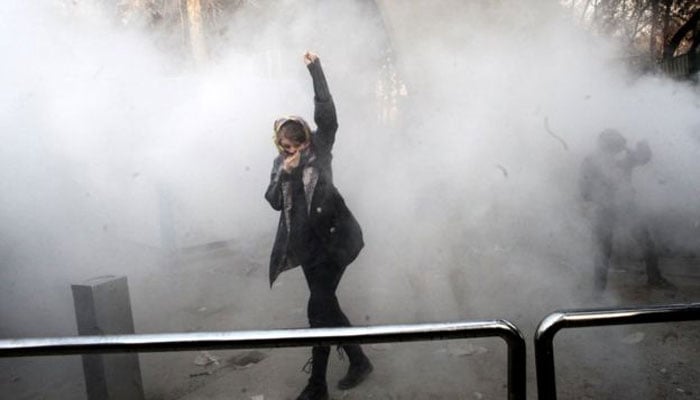 Clashes break out at Iran protests