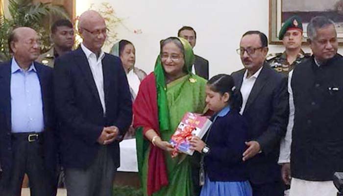 PM opens free textbook distribution
