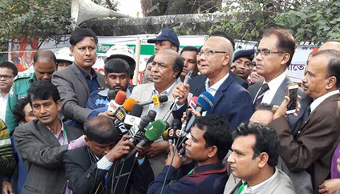 Teachers reject Nahid’s assurance, to continue hunger strike   