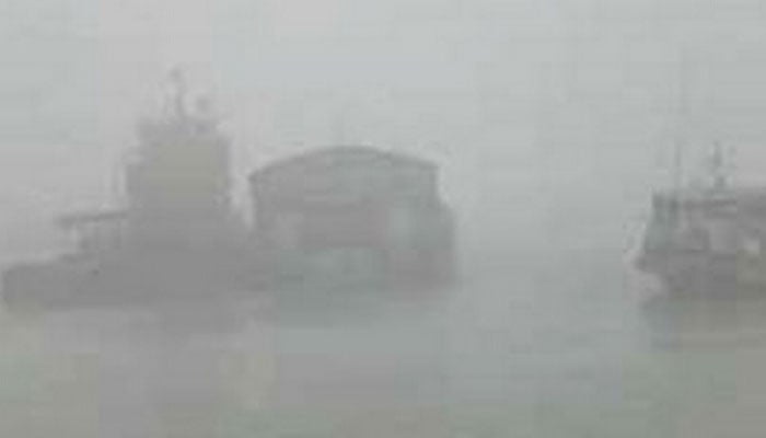 Heavy fog halts Paturia-Daulatdia ferry services