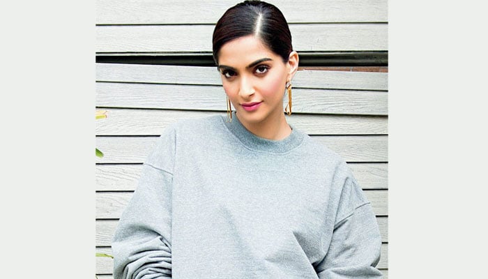 Sonam asks for Rs 400 to buy sanitary napkins 