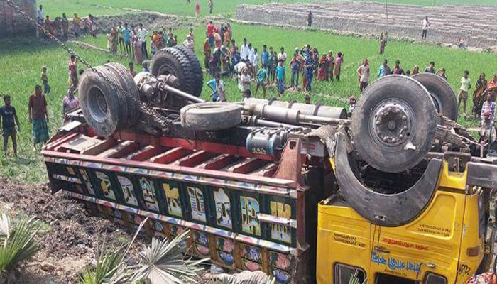 10 killed in Gaibandha road crashes 